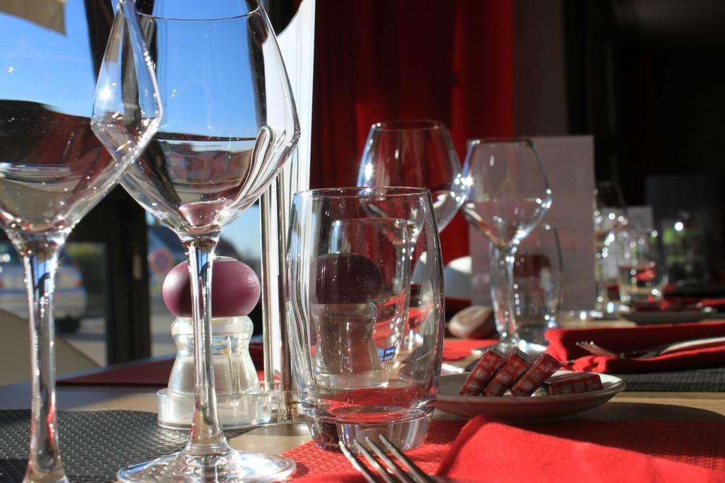 Brit Hotel Quimper Nord Эрг-Габерик Ресторан фото